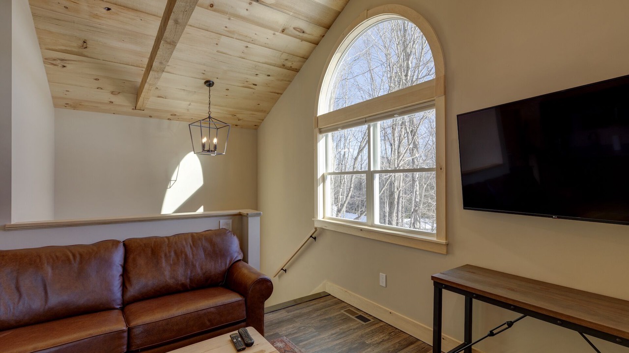 Photo of Livingroom in Sunapee