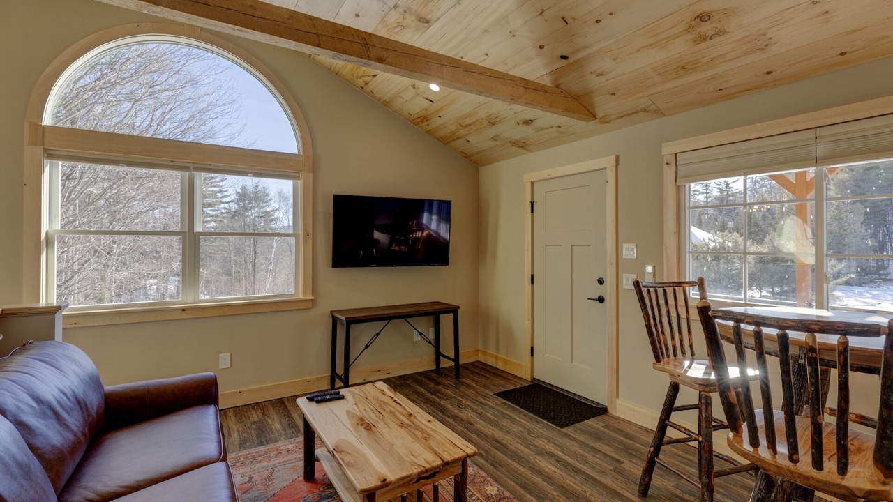 Photo of Livingroom in Sunapee