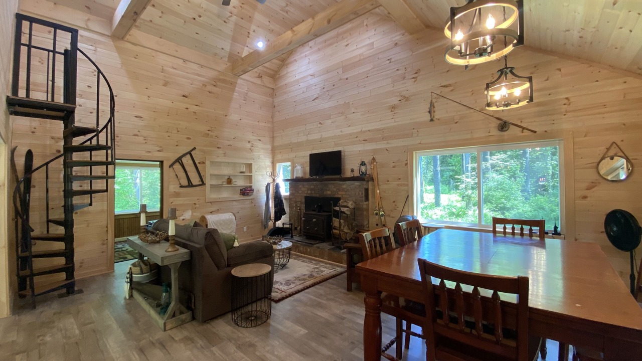 Photo of Livingroom in Salisbury Center