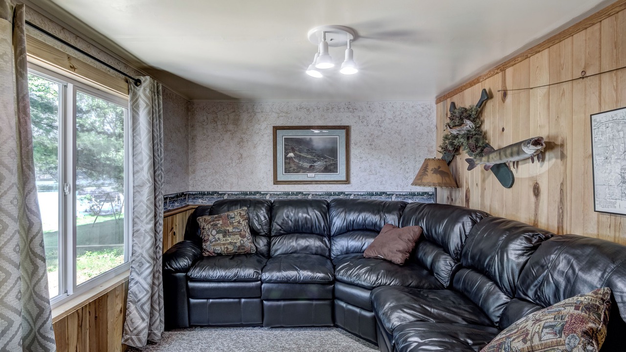 Photo of Livingroom in Holcombe