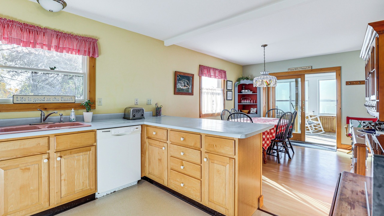 Photo of Kitchen in Alburg