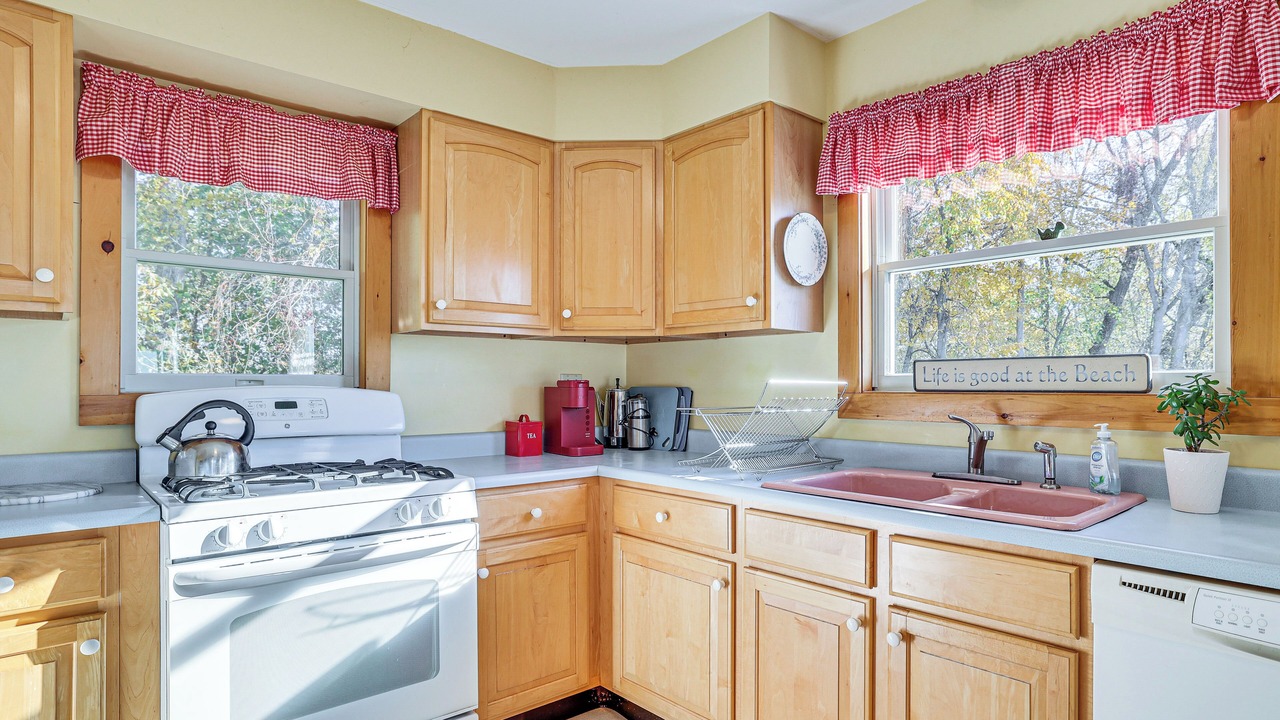 Photo of Kitchen in Alburg
