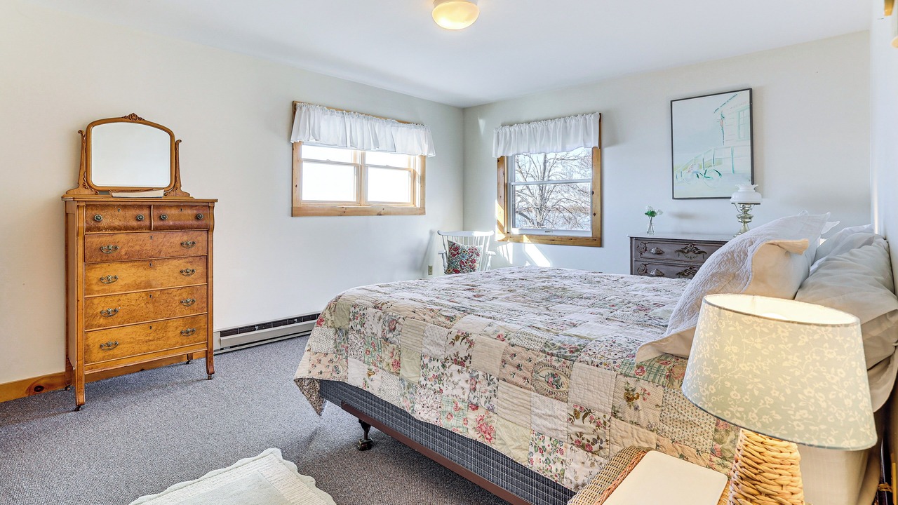 Photo of Bedroom in Alburg