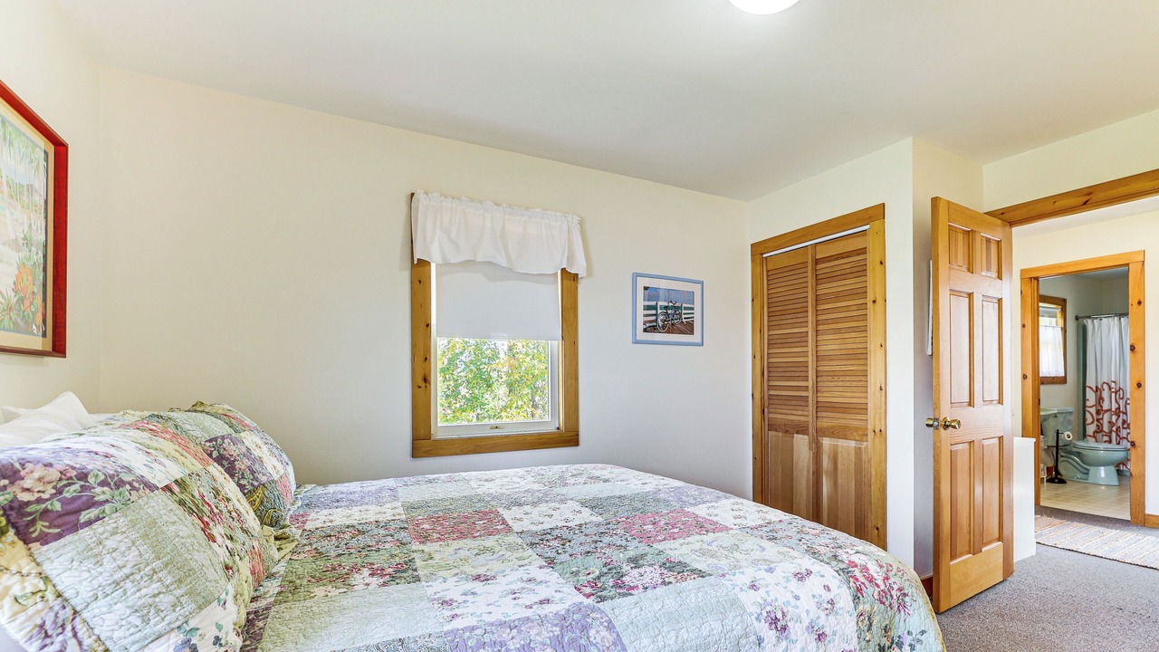 Photo of Bedroom in Alburg
