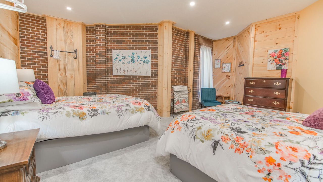 Photo of Bedroom in Clear Lake