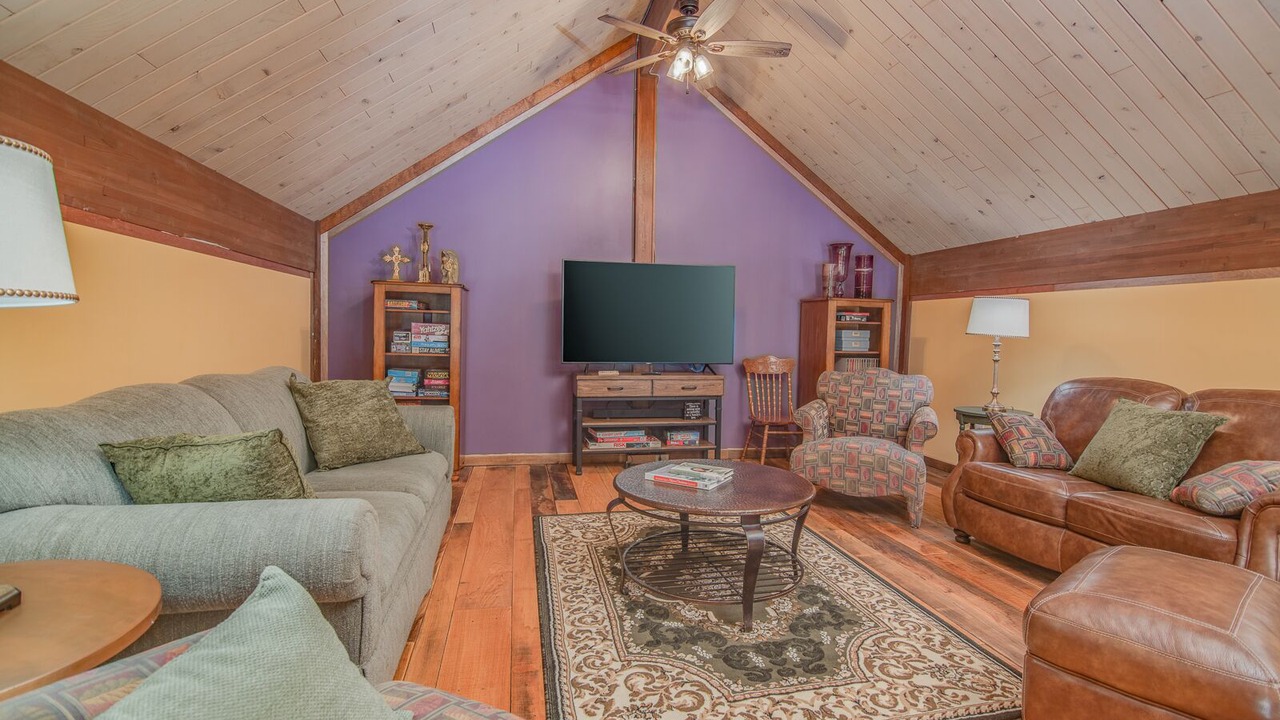 Photo of Bedroom in Clear Lake