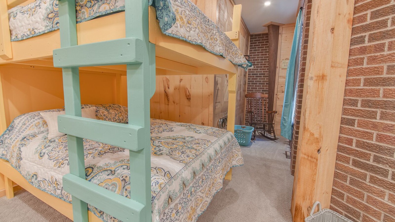 Photo of Bedroom in Clear Lake