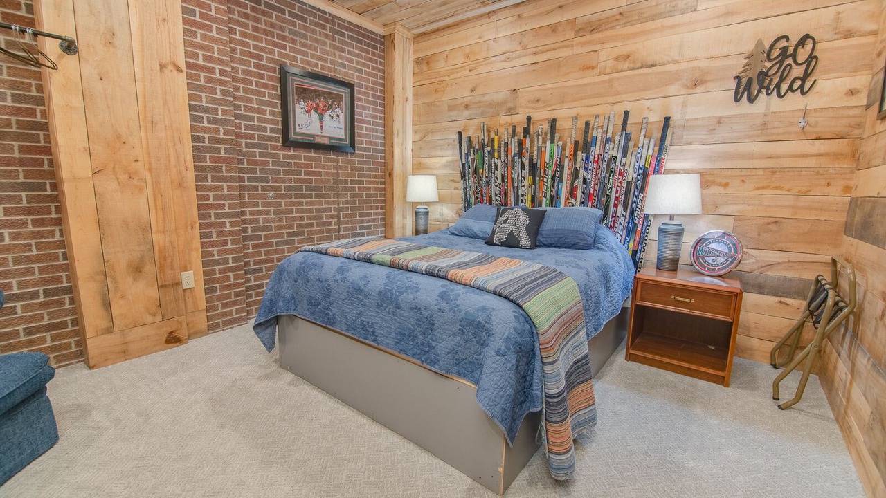 Photo of Bedroom in Clear Lake