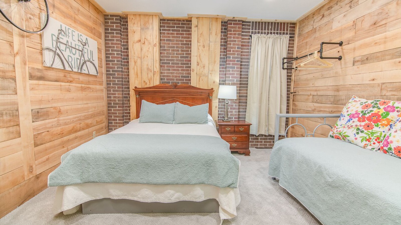 Photo of Bedroom in Clear Lake