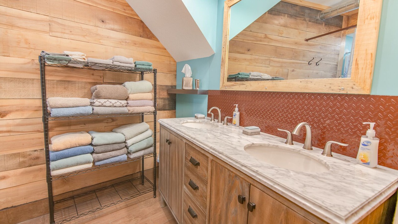 Photo of Bedroom in Clear Lake