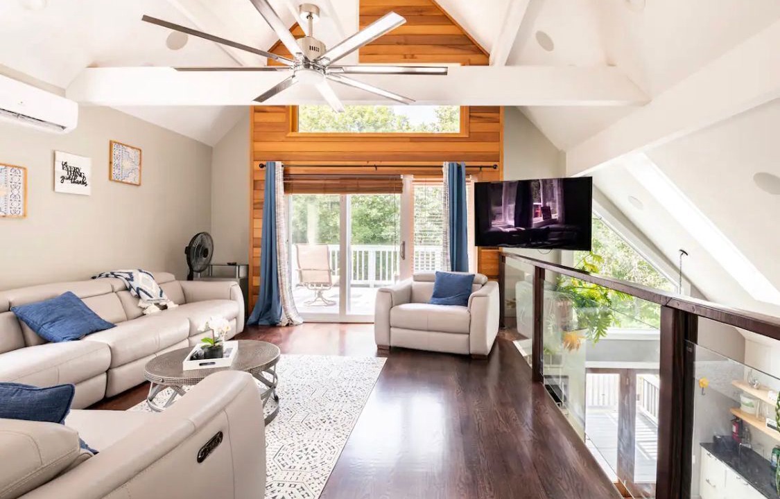 Photo of Livingroom in Leesburg