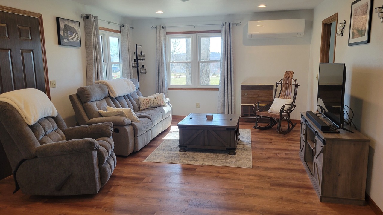 Photo of Livingroom in Hillsboro