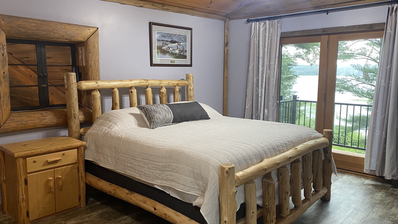 Photo of Bedroom in Dresser