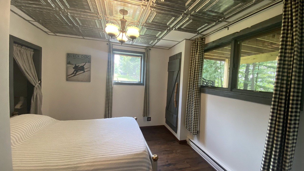 Photo of Bedroom in Dresser
