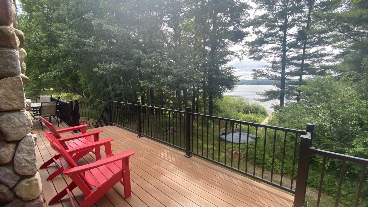 Photo of Patio Balcony in Dresser
