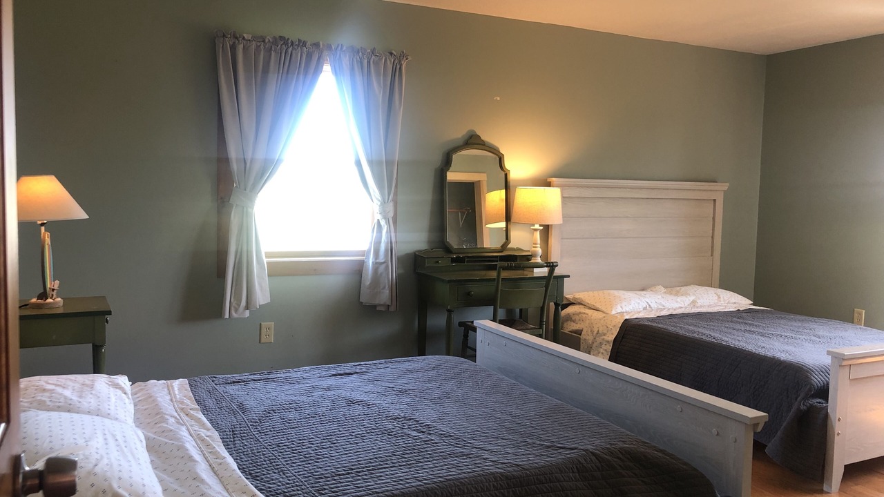 Photo of Bedroom in Newport Center
