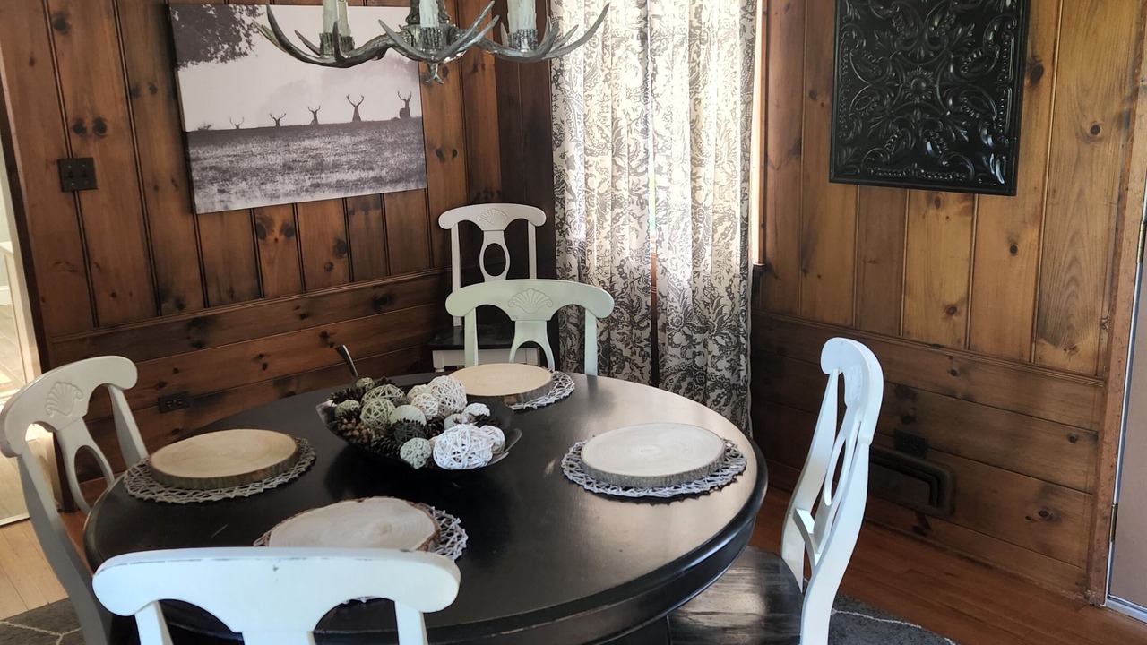 Photo of Livingroom in Elizabethtown