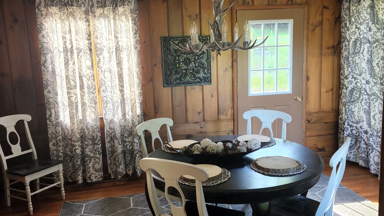 Photo of Livingroom in Elizabethtown