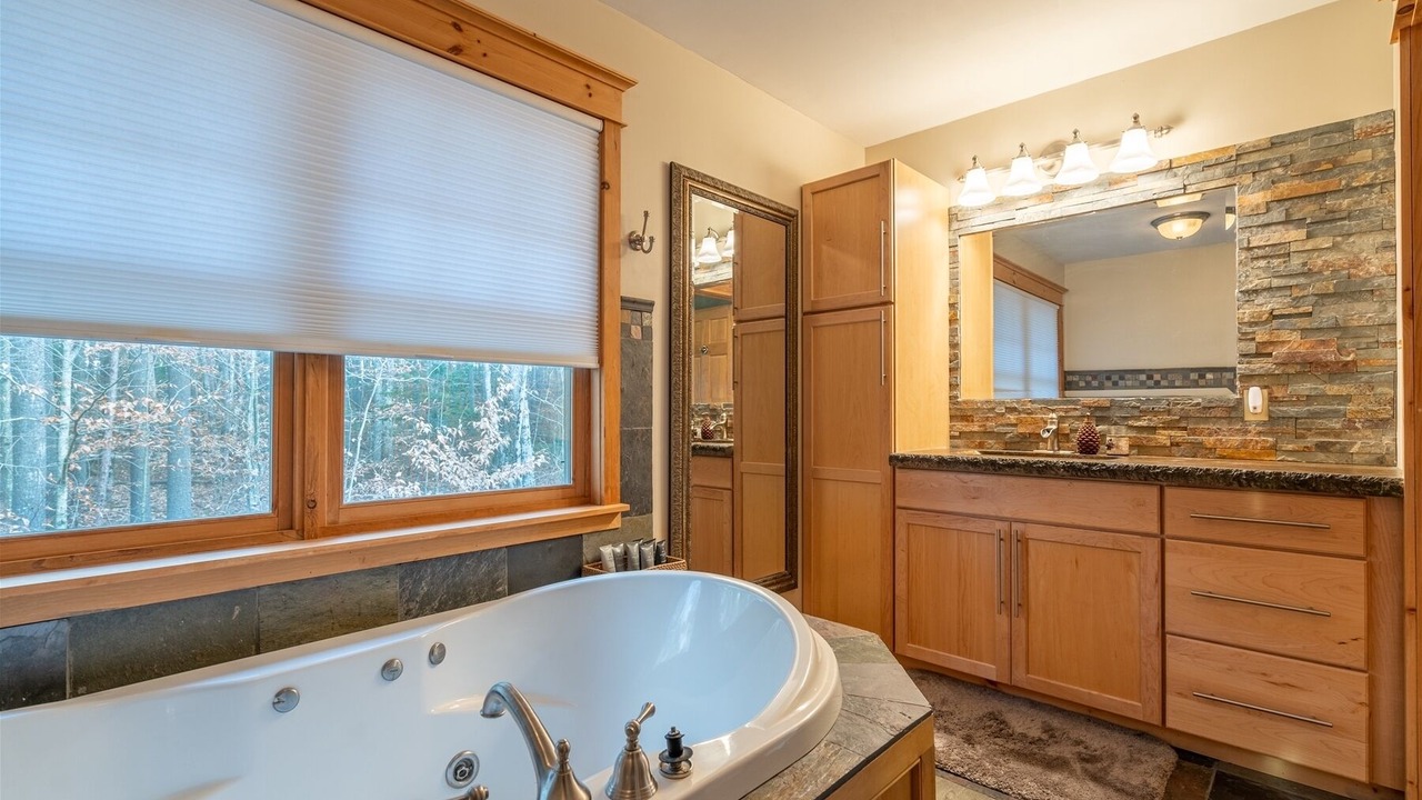 Photo of Bathroom in Jay