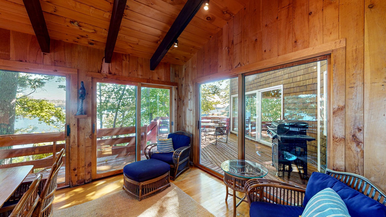 Photo of Livingroom in Moultonborough