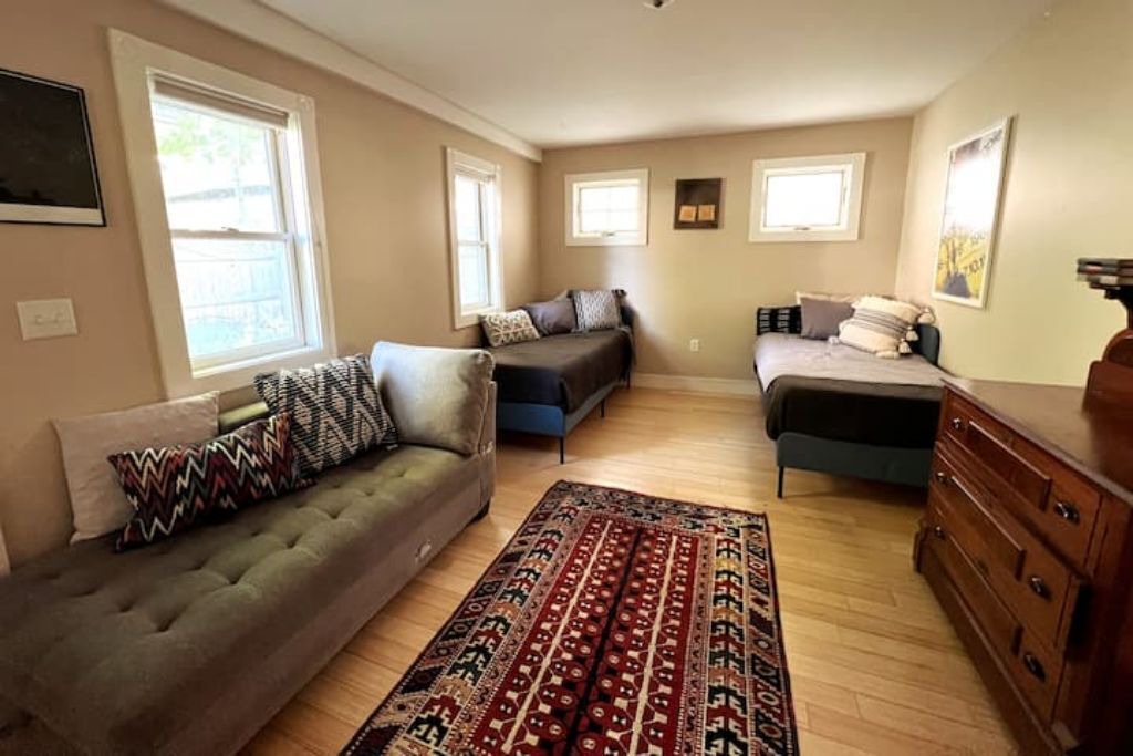 Photo of Livingroom in Burlington