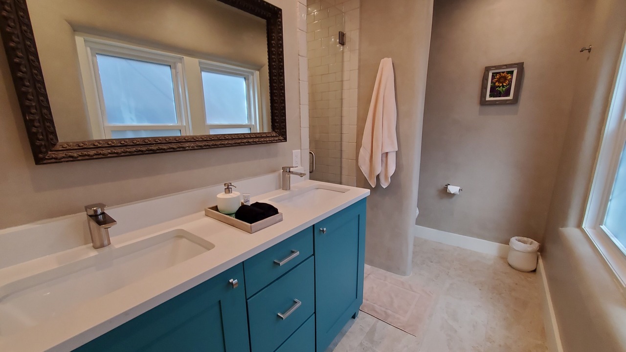 Photo of Bathroom in South Capitol