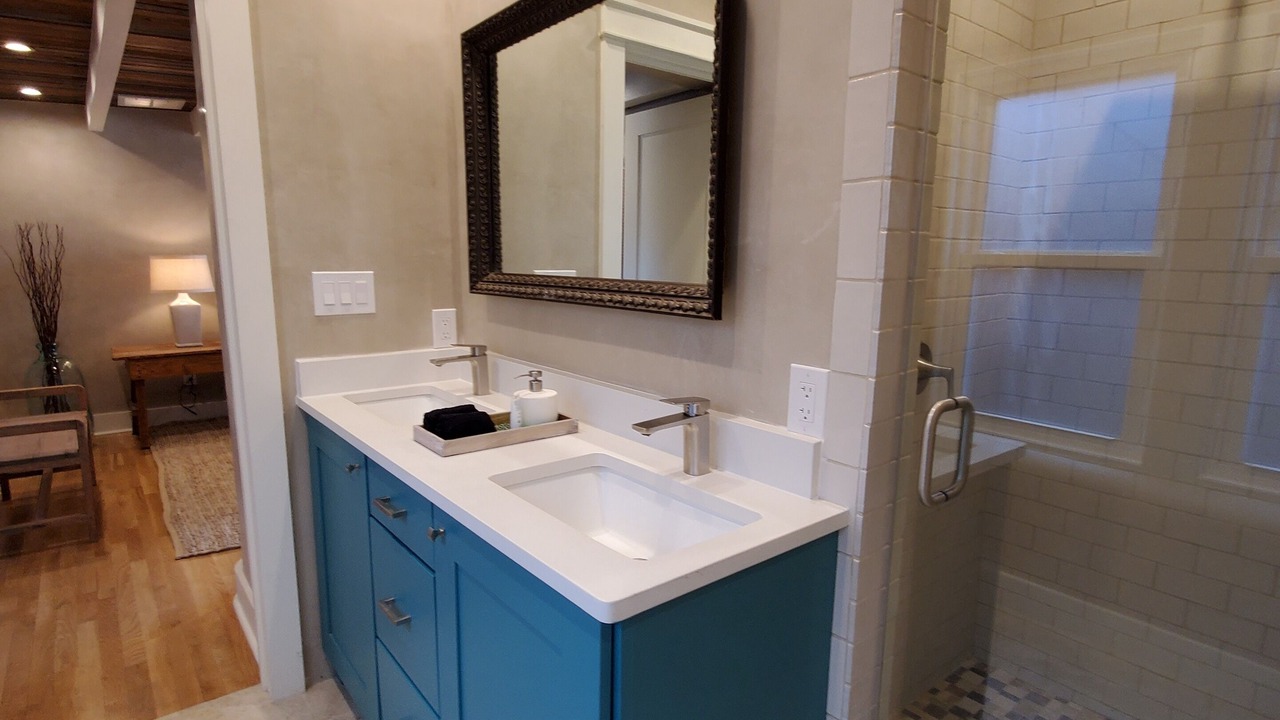 Photo of Bathroom in South Capitol