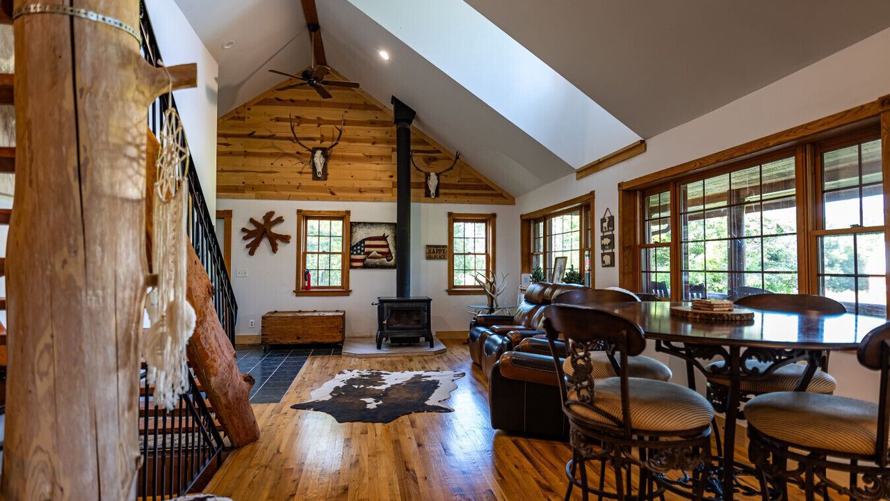 Photo of Bedroom in Walker