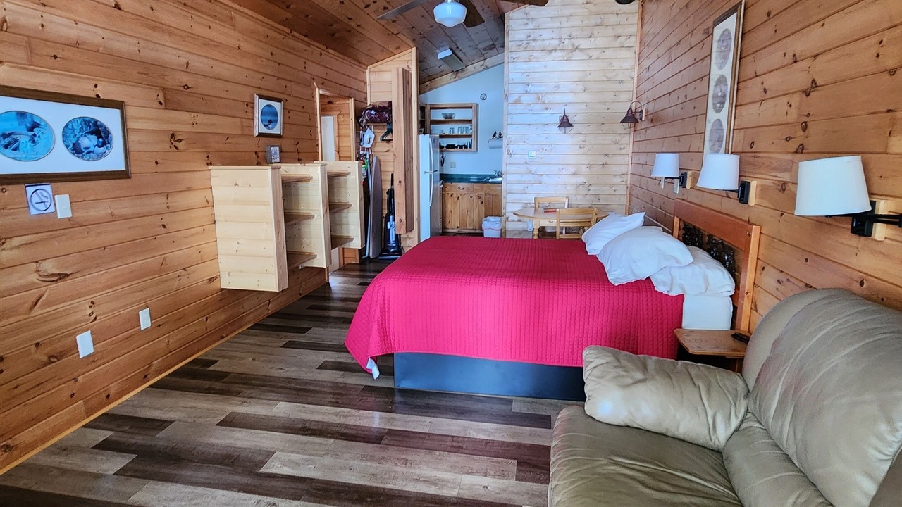 Photo of Bedroom in Chief Lake