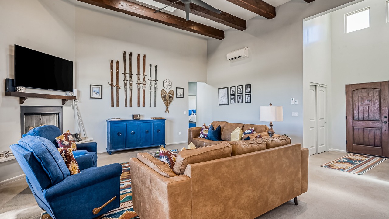 Photo of Livingroom in Eldorado at Santa Fe
