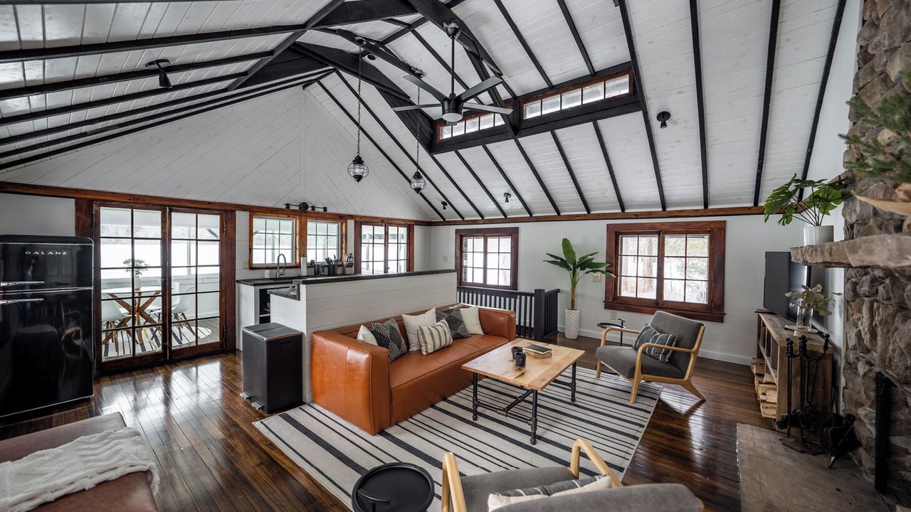 Photo of Livingroom in Cleveland