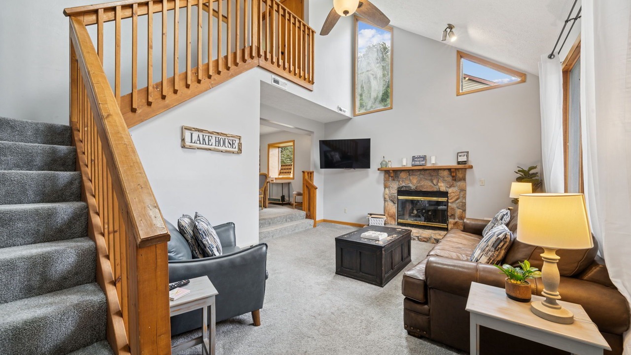 Photo of Livingroom in Cheat Lake