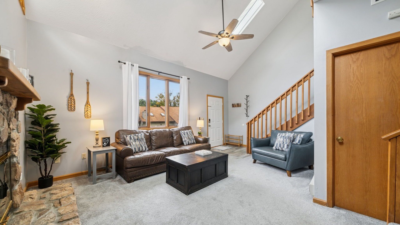Photo of Livingroom in Cheat Lake
