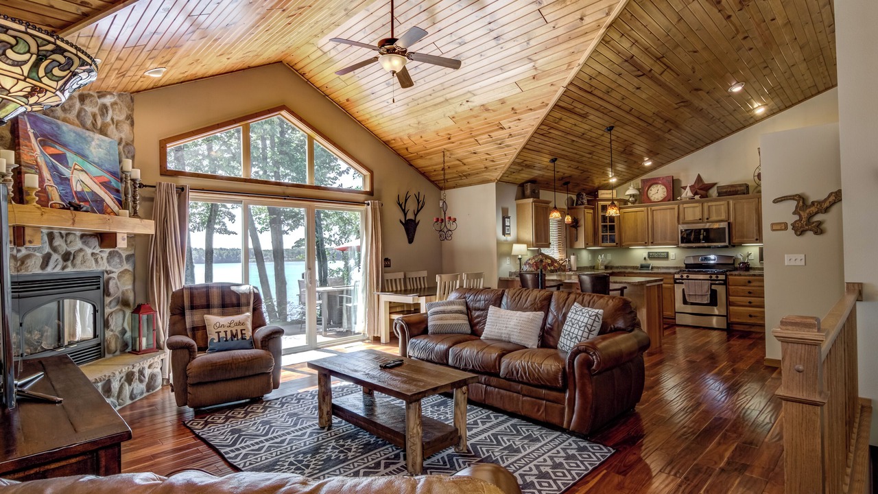 Photo of Livingroom in Holcombe