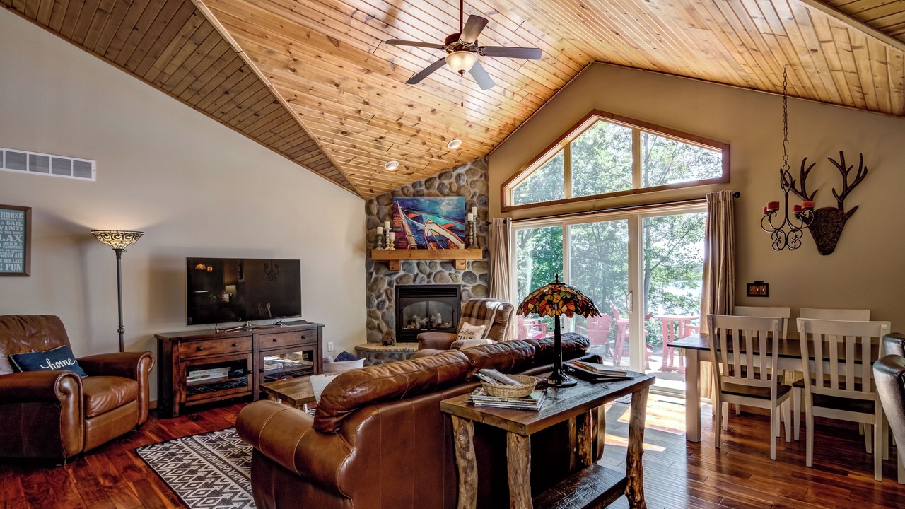 Photo of Livingroom in Holcombe