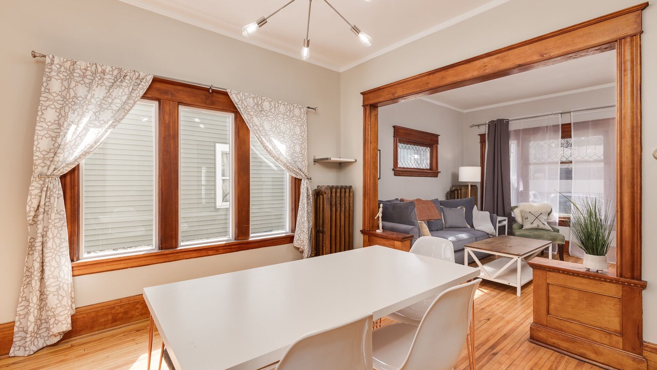 Photo of Bedroom in Midway
