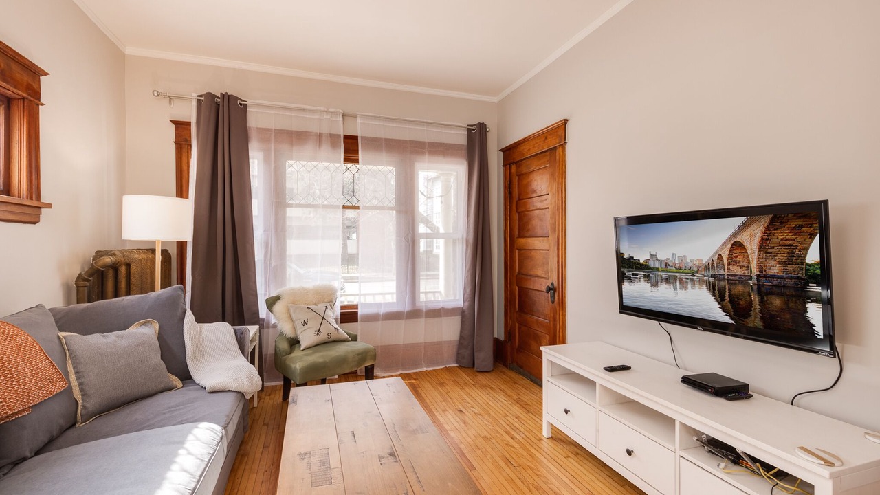 Photo of Bedroom in Midway