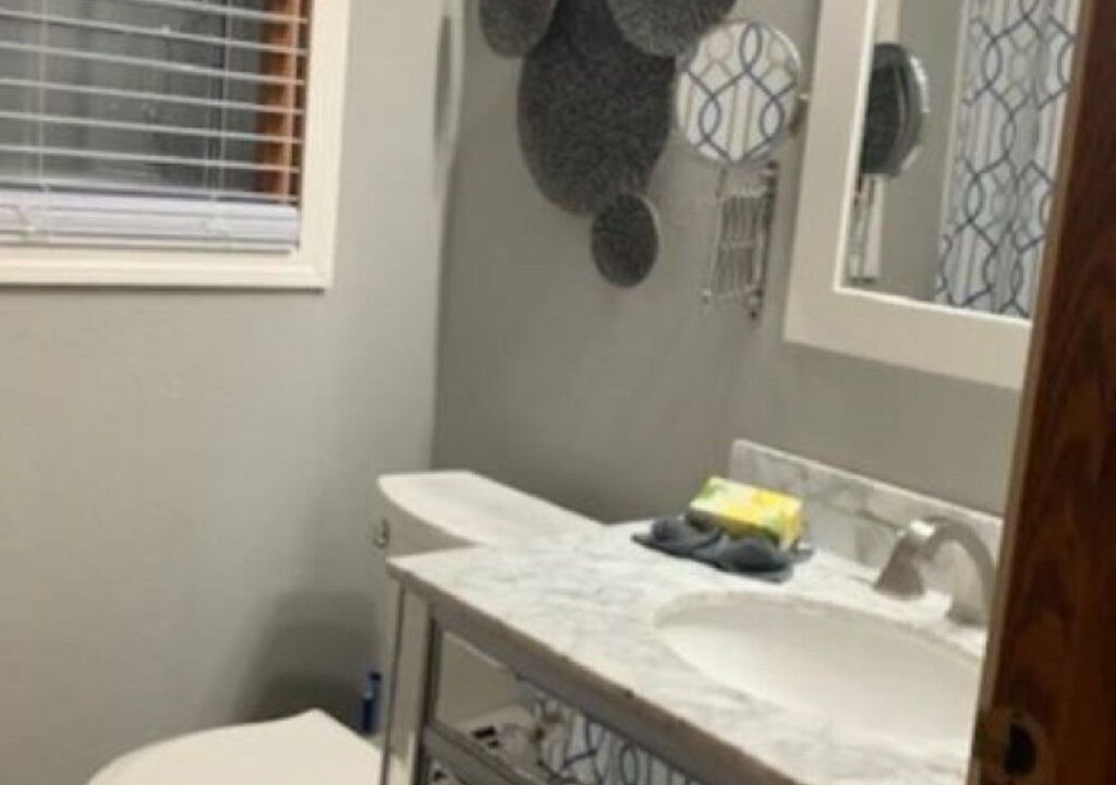 Photo of Bathroom in White Pine