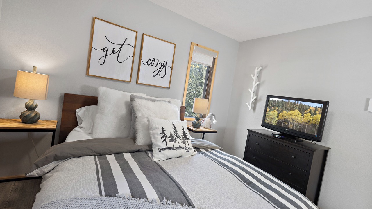 Photo of Bedroom in Red River