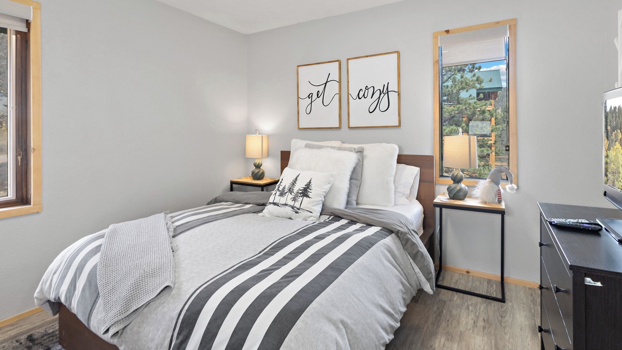 Photo of Bedroom in Red River