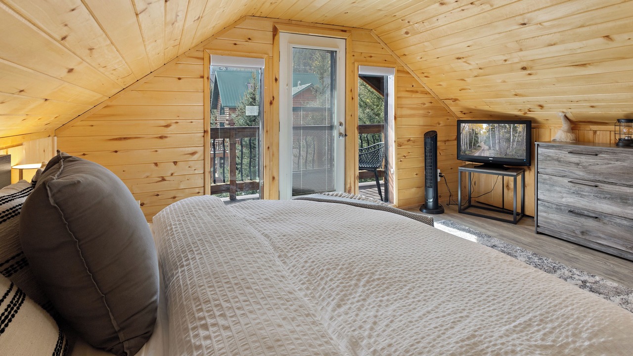 Photo of Bedroom in Red River