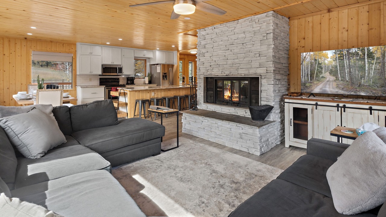 Photo of Livingroom in Red River