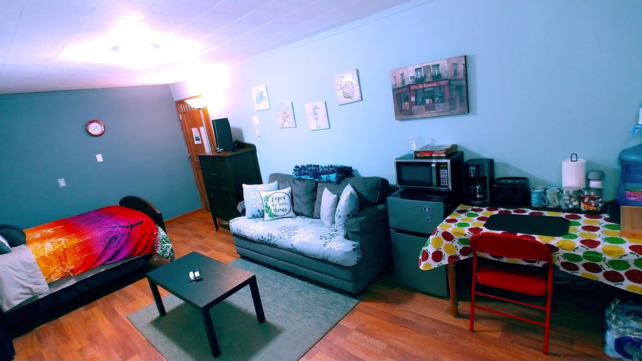 Photo of Livingroom in Cornell