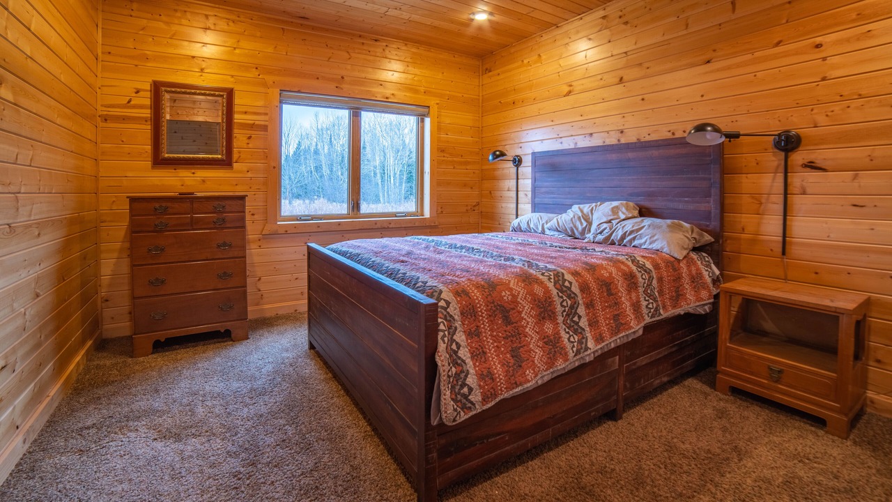 Photo of Bedroom in Maple