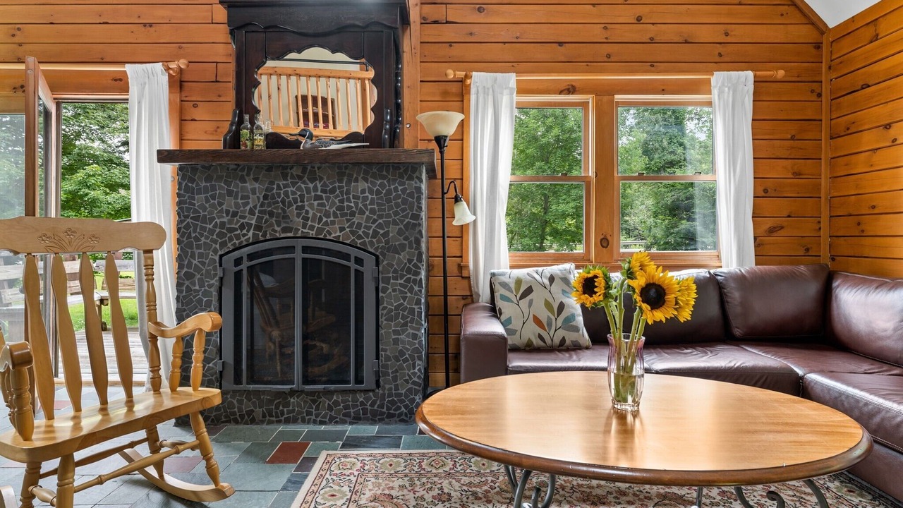 Photo of Livingroom in Jeffersonville