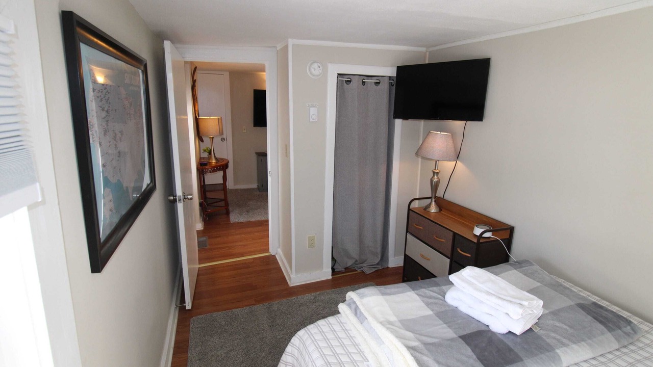 Photo of Bedroom in North Creek