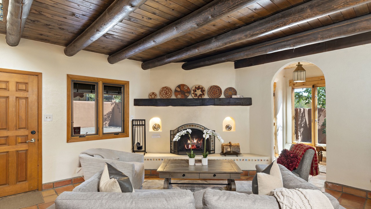 Photo of Livingroom in Northeast Santa Fe