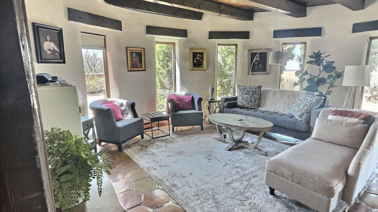 Photo of Livingroom in Northeast Santa Fe