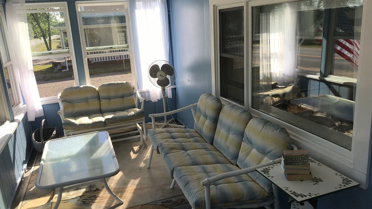 Photo of Livingroom in Fineview