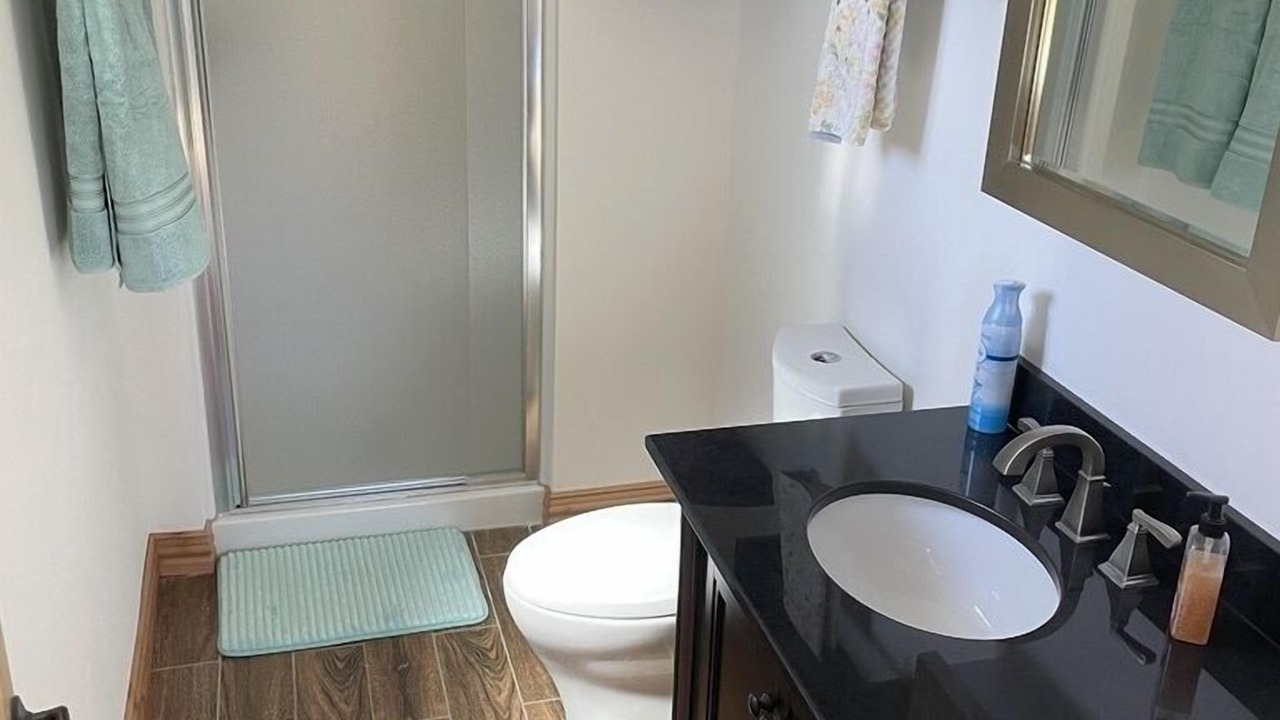 Photo of Bathroom in Raton